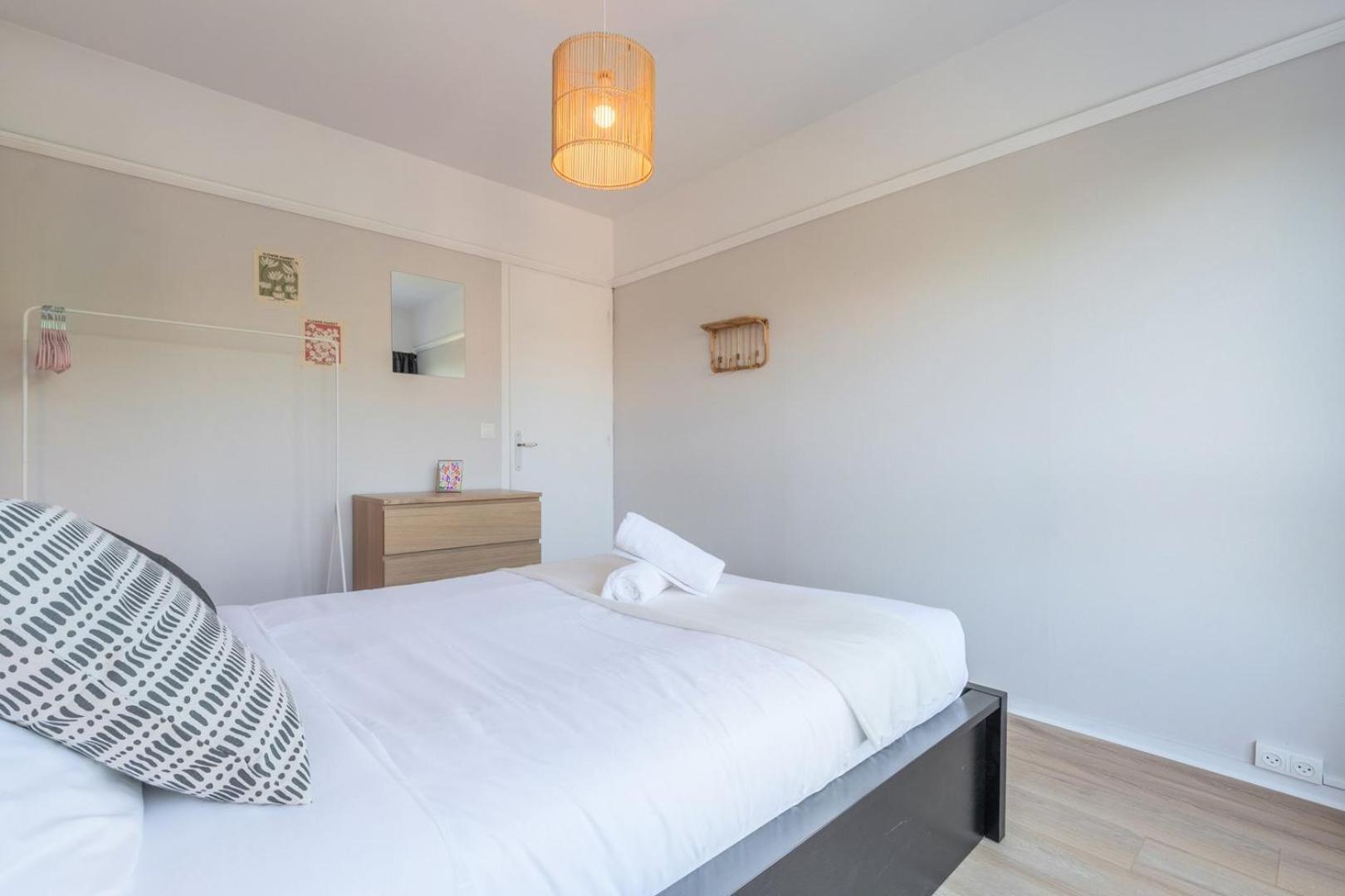 Spacious 3 Bedroom Apartment & Private Parking! Lambersart Kültér fotó