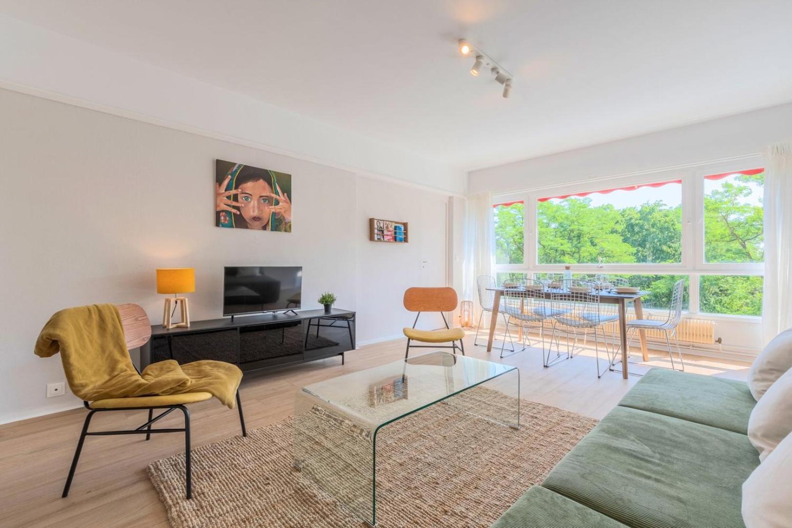 Spacious 3 Bedroom Apartment & Private Parking! Lambersart Kültér fotó